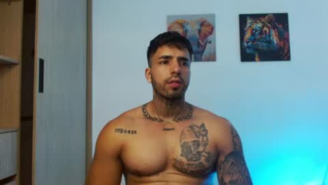 Darius Phoenix  online show from August 12, 8:11 pm