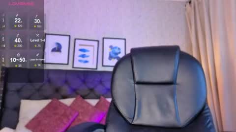 Dark online show from August 12, 2:41 pm