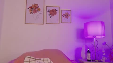 dark_angell77 online show from August 5, 2:37 pm