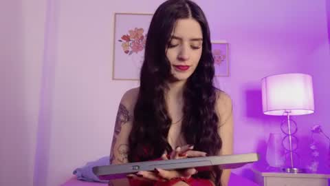 dark_angell77 online show from August 10, 11:11 am