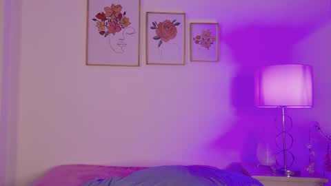 dark_angell77 online show from August 10, 12:17 pm