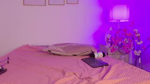 dark_angell77 online show from August 15, 12:20 pm