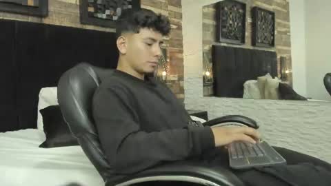 dark_at online show from August 14, 11:19 pm