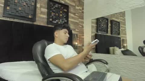 dark_at online show from August 15, 8:13 pm