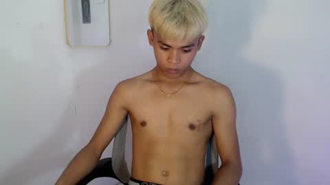 dark_babe online show from August 4, 4:53 am