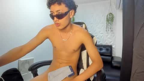 dark_badboy online show from May 11, 9:39 pm