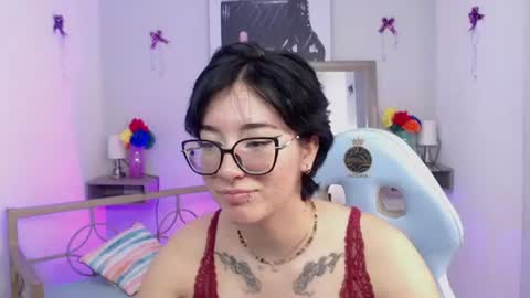 dark_buuu online show from August 4, 1:52 pm
