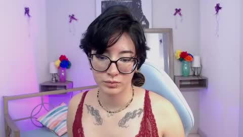 dark_buuu online show from August 4, 2:58 pm