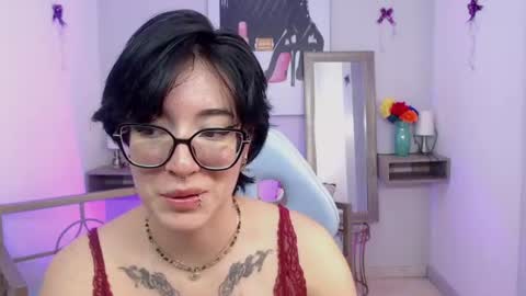 dark_buuu online show from August 4, 5:10 pm