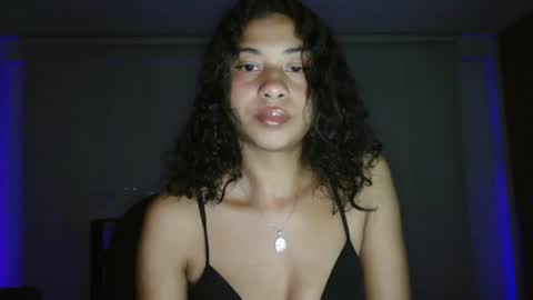 dark_enchantress_ online show from August 2, 2:29 am