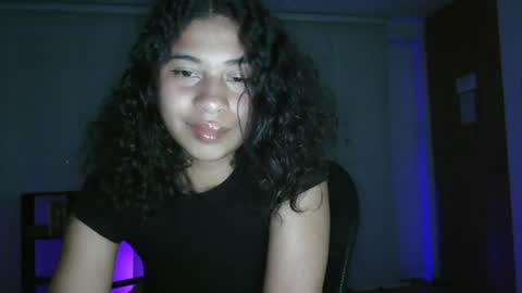 dark_enchantress_ online show from August 2, 4:41 am