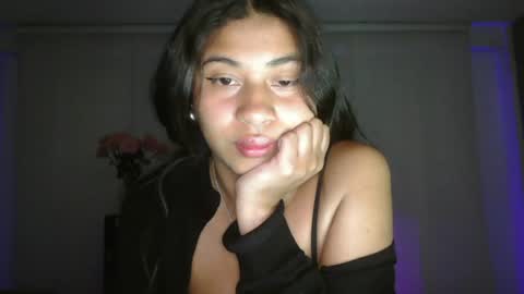 dark_enchantress_ online show from August 9, 3:18 am