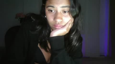 dark_enchantress_ online show from August 9, 6:36 am