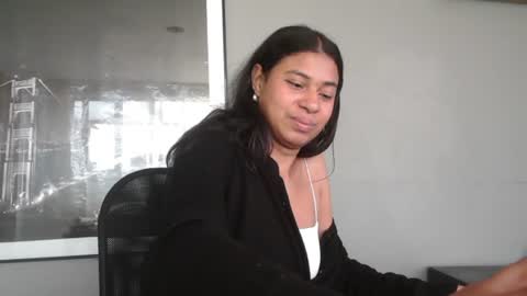 dark_enchantress_ online show from August 9, 10:22 pm