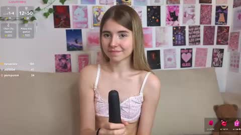 Ester online show from August 2, 3:30 pm