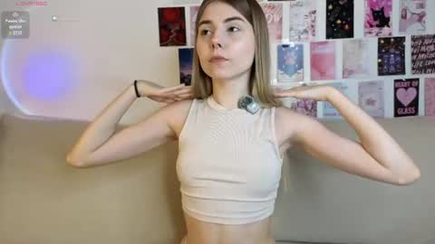 Ester online show from August 12, 1:46 pm