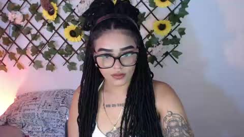 dark_flama online show from July 27, 1:00 am