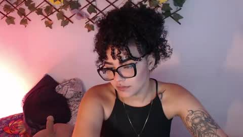 dark_flama online show from August 12, 2:14 am