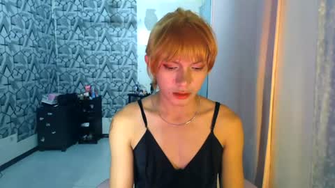 dark_lustxox online show from August 2, 1:18 pm