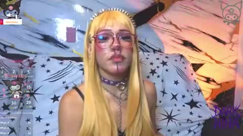dark_nina__ online show from July 7, 6:28 am