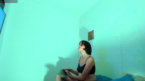 dark online show from May 11, 11:07 pm