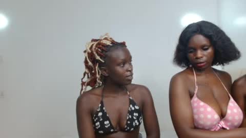 Vee online show from August 10, 12:01 am