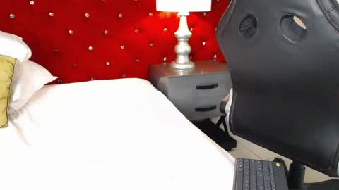 darkdarkmm online show from April 25, 4:40 am