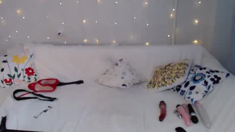 Kelly online show from August 15, 10:52 am