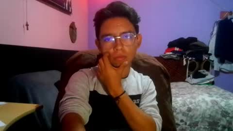 Jose Ian online show from August 18, 4:51 am