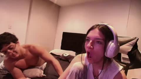 darkpleasuress online show from July 12, 9:37 am