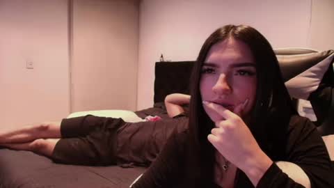 darkpleasuress online show from July 15, 8:59 am