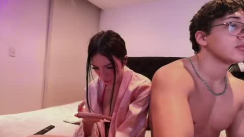 darkpleasuress online show from August 14, 7:56 am