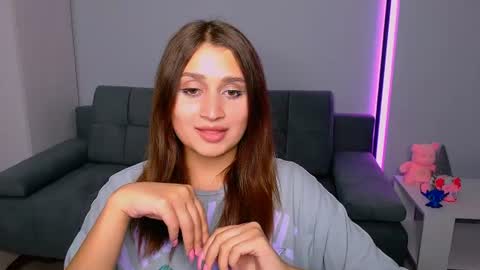 Amelie online show from August 9, 9:27 pm