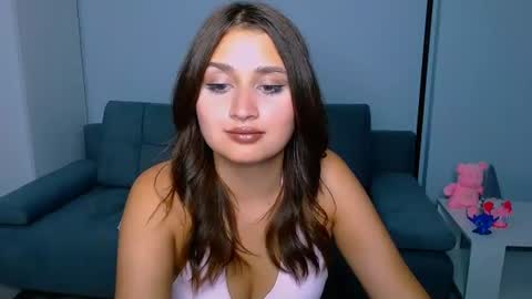 Amelie online show from August 10, 6:31 pm