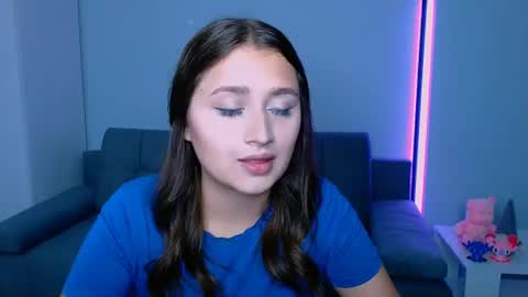 Amelie online show from August 14, 4:10 pm