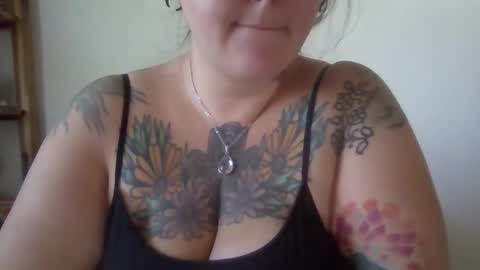 Daisy Layne online show from May 30, 11:55 am