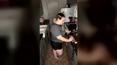 Mommy online show from June 25, 8:50 am