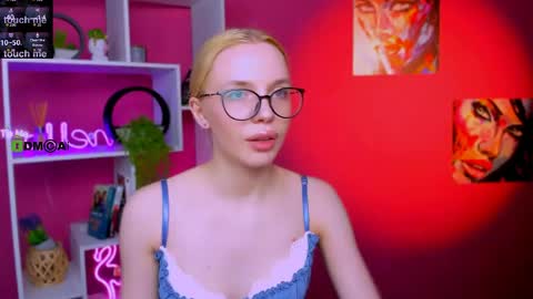 darly honey online show from May 22, 11:23 am