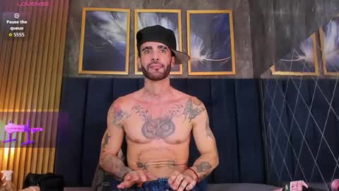 darwin_horny2 online show from July 31, 11:54 pm