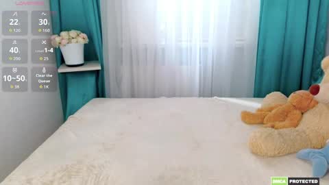 daryana_a online show from May 1, 11:47 am