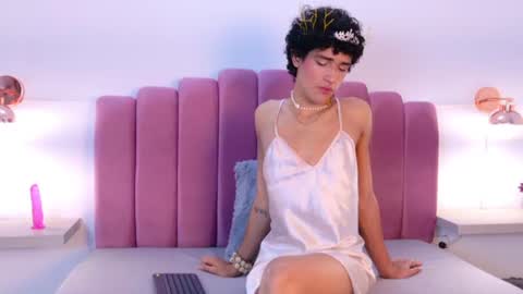 Candy  online show from September 8, 11:28 am
