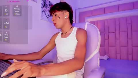 ANGEL online show from August 11, 3:52 am