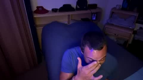 dave875126 online show from June 16, 1:37 am