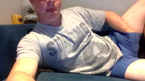 daveb709709709 online show from August 11, 2:46 am