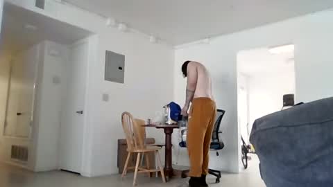 davelovesmissbehave online show from August 15, 6:01 pm