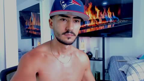 david_johnson372 online show from August 2, 1:18 pm