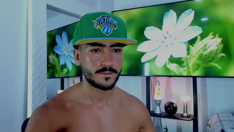 david_johnson372 online show from August 7, 10:48 am