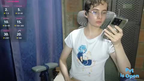 ProgrammerBoy online show from August 3, 5:31 pm