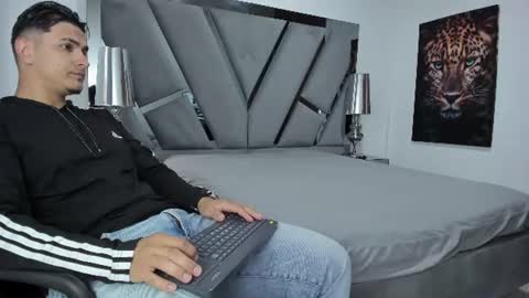 david_victoriaa online show from August 4, 12:57 pm