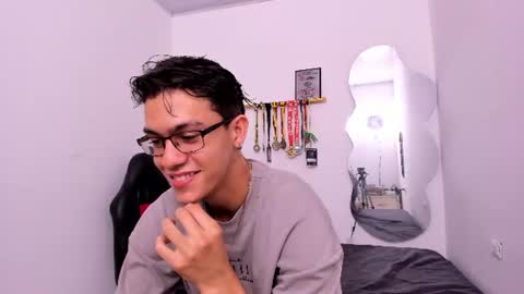 DAVID WILLIAM online show from August 4, 1:19 pm